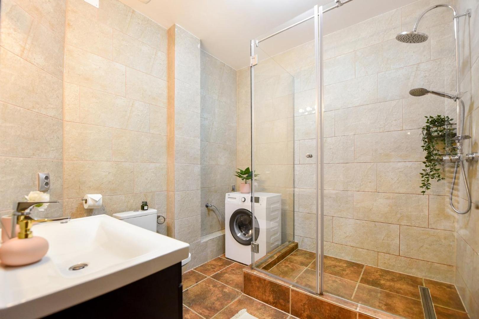 Historic Charm, Modern Comfort - Accommodation In The Heart Of The Old Town Bucharest Room photo
