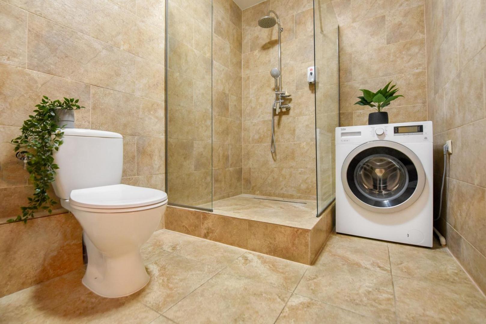 Historic Charm, Modern Comfort - Accommodation In The Heart Of The Old Town Bucharest Room photo